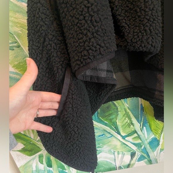 Reversible Draped Vest - Picture 5 of 10